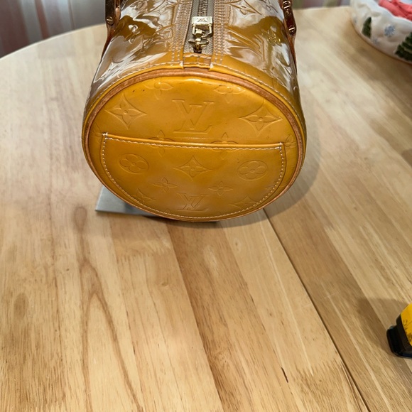 Louis Vuitton Gold Barrel Shoulder Bag 
One Shot Look at Photos Please - Picture 4 of 9